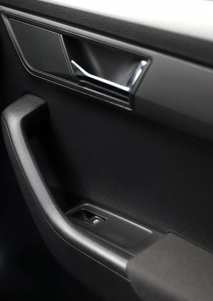 Skoda Fabia cena 46900 przebieg: 96030, rok produkcji 2020 z Sandomierz małe 301